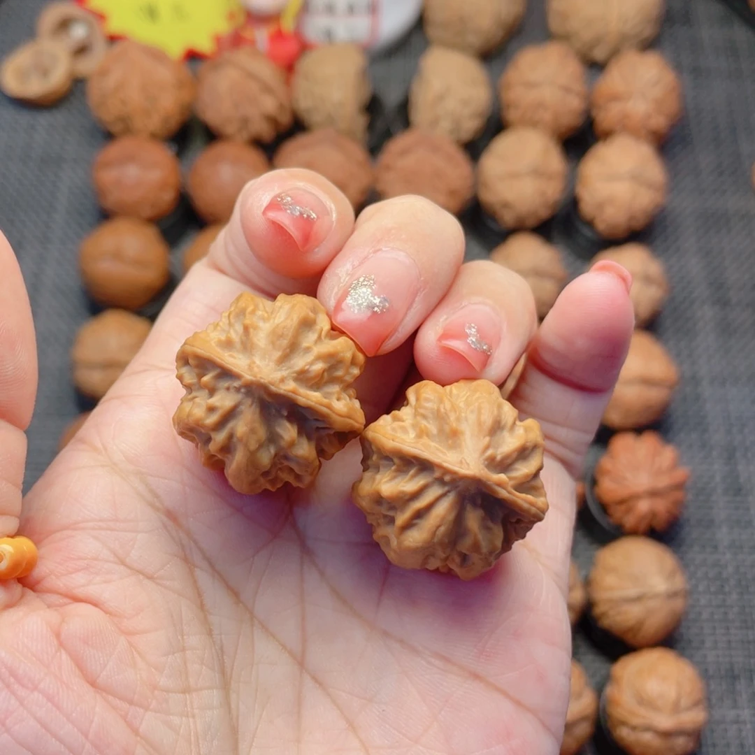 文玩核桃把件放****人花开富贵