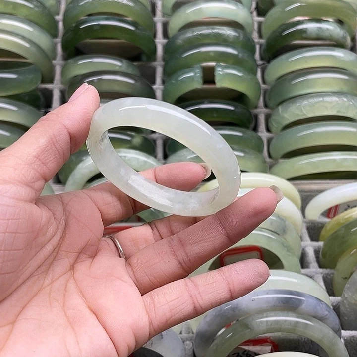 蛇纹石玉未镶嵌手镯368