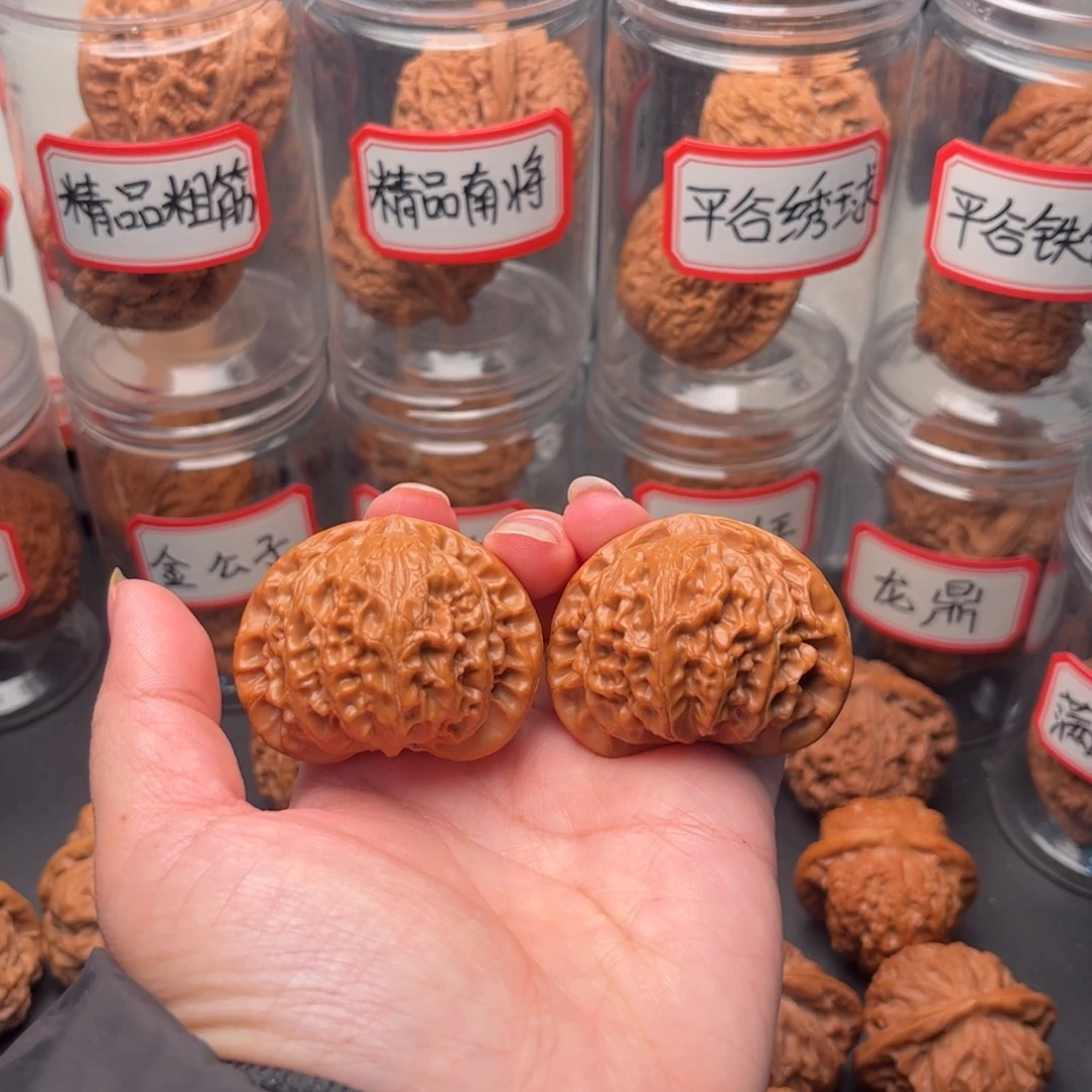 文玩核桃把件45老树宫灯