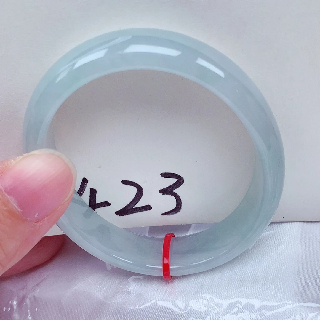 翡翠未镶嵌手镯（贵妃镯）翡翠