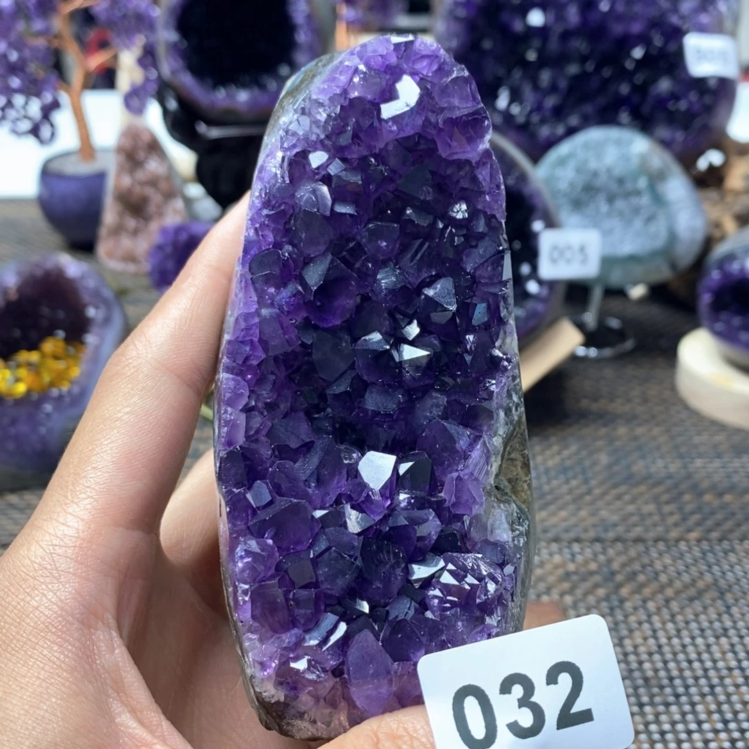 紫晶未镶嵌大型摆件（非配饰）