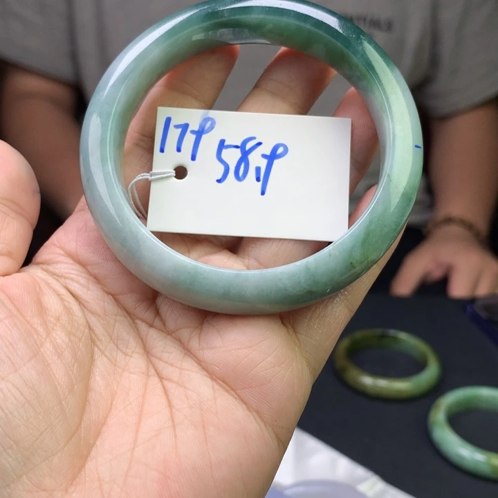 未镶嵌手镯翡翠179