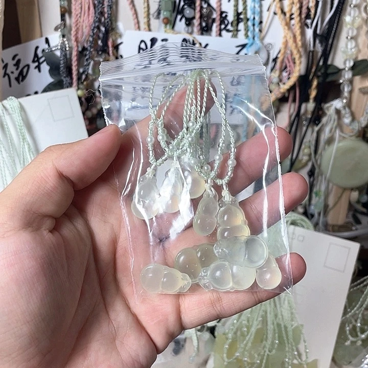 蛇纹石玉合金颈饰