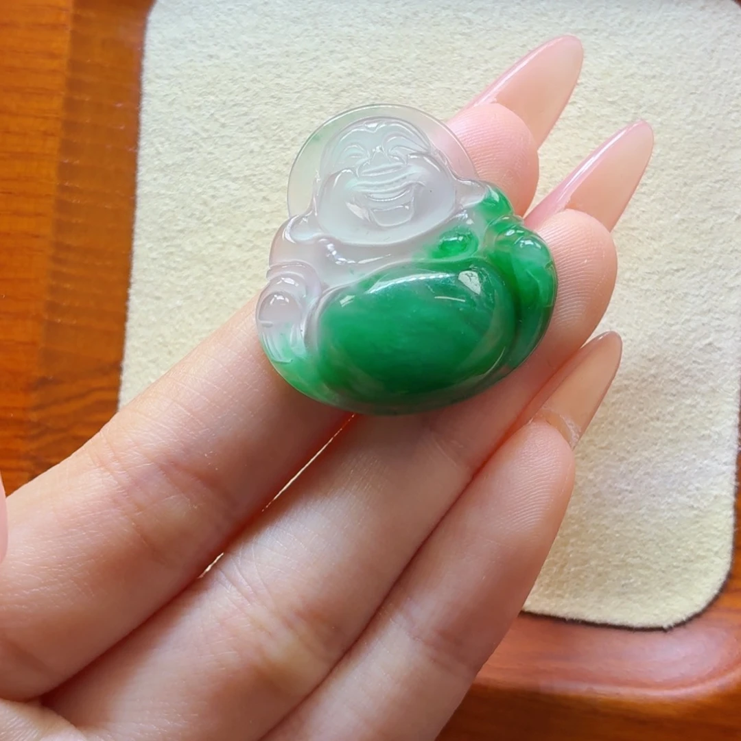 石英质玉（非洲翠）未镶嵌颈饰