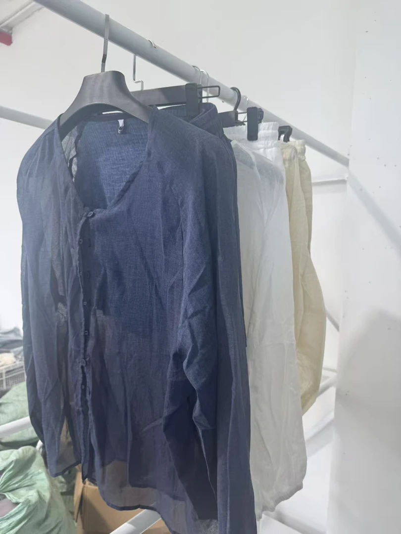 纽扣v领衬衫5128