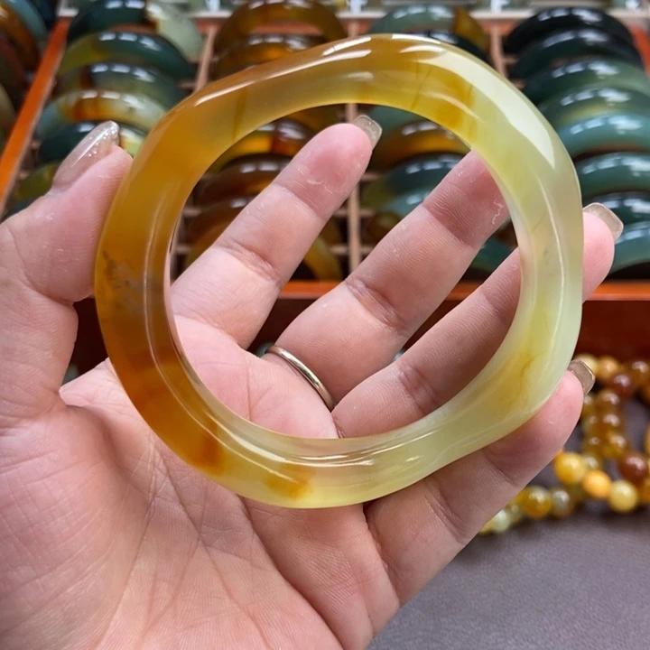 Y***G蛇纹石玉未镶嵌手镯手串