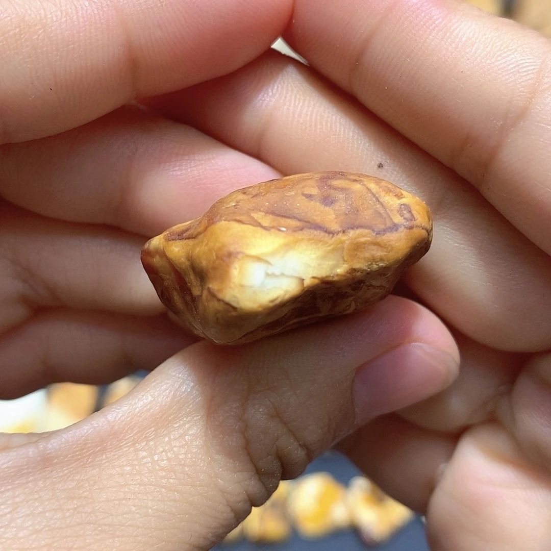 定制琥珀蜜蜡原石