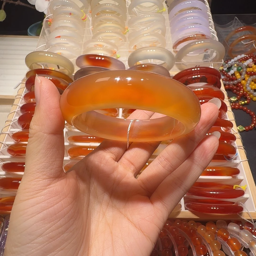 C***n玛瑙/玉髓未镶嵌手镯60圈口