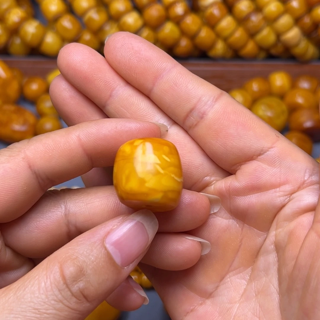 琥珀未镶嵌吊坠(不含链)