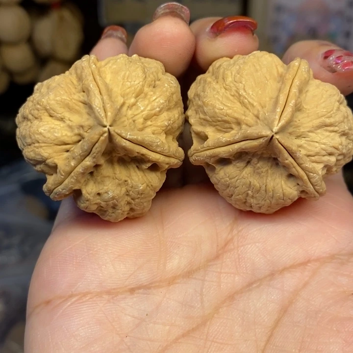 文玩核桃吊坠47战斧有沙眼