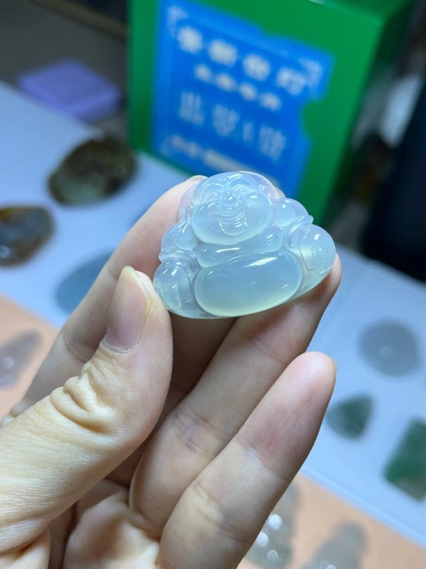 缅甸翡翠冰晴大肚佛规格27×35×6.2mm