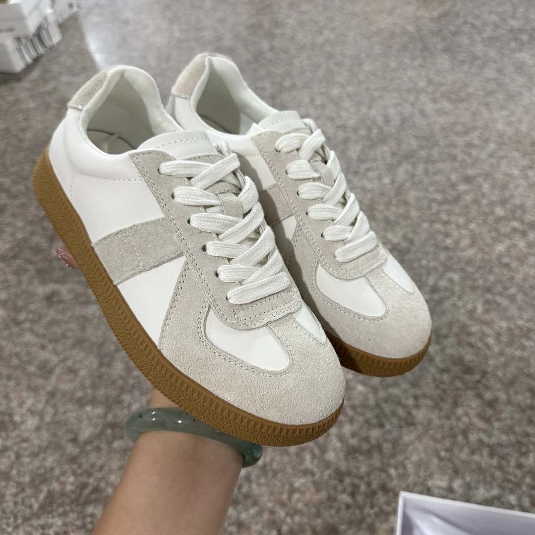 君君高货德训鞋跟高3厘米C1HD