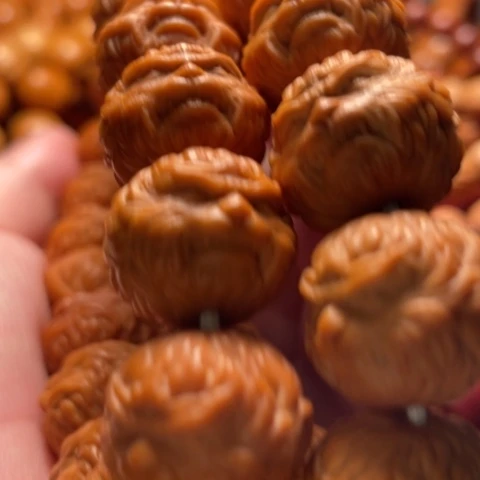 猴头核桃手串?舞台