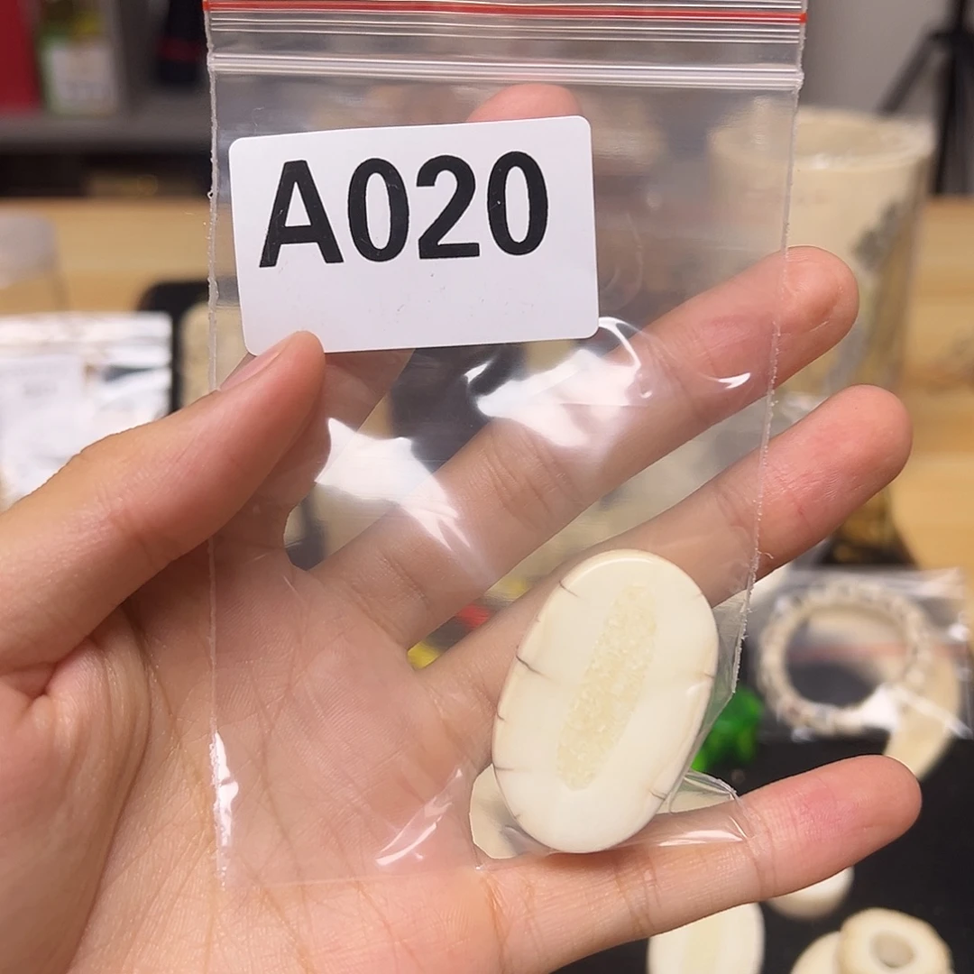 天然猛犸象牙雕刻品