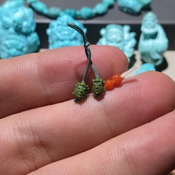 静***淡颈饰未镶嵌南红玛瑙