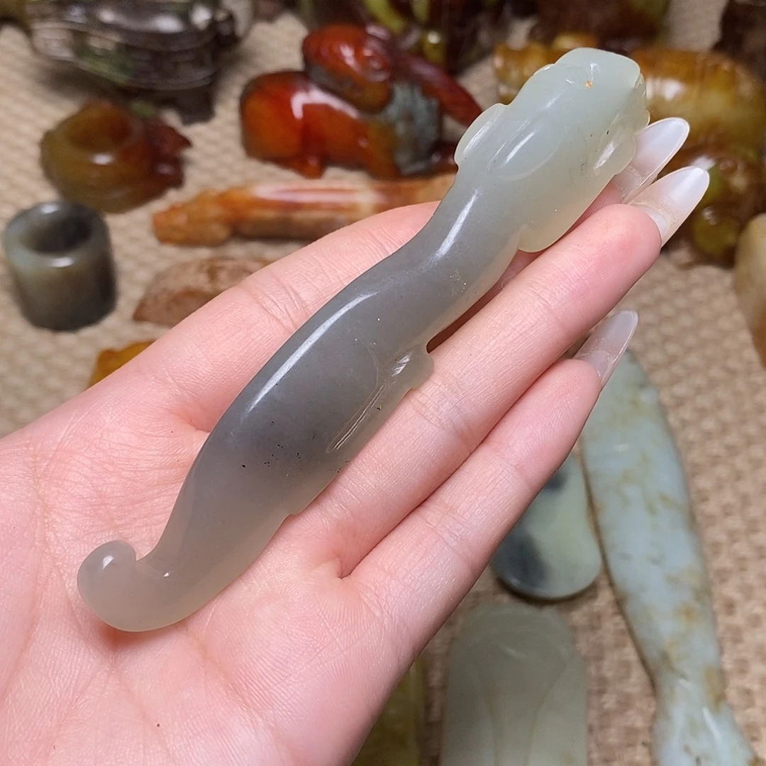 未镶嵌蛇纹石玉颈饰