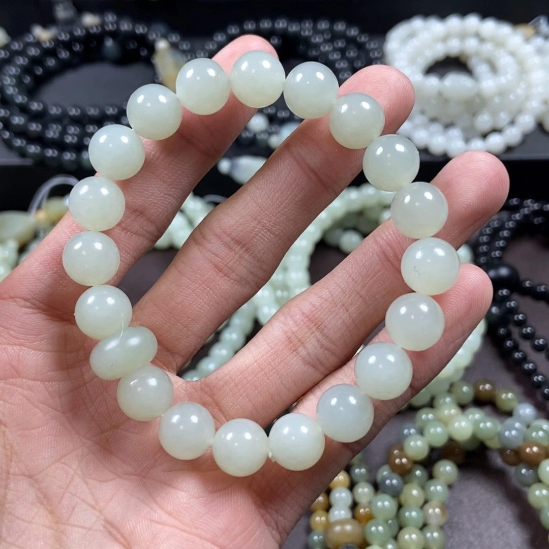 和田玉未镶嵌把件