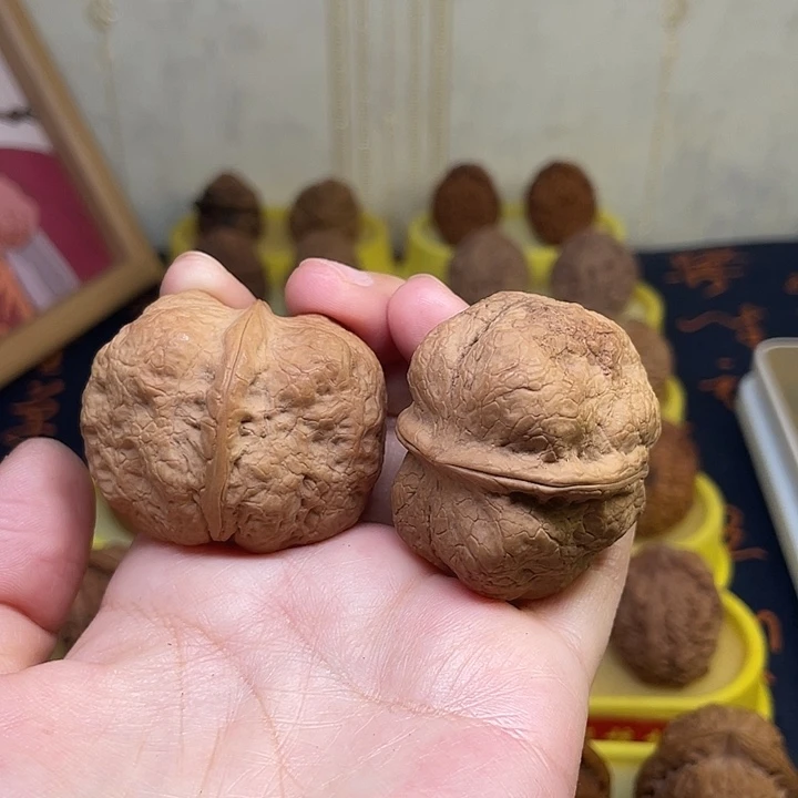 文玩核桃把件29、老树方尊44