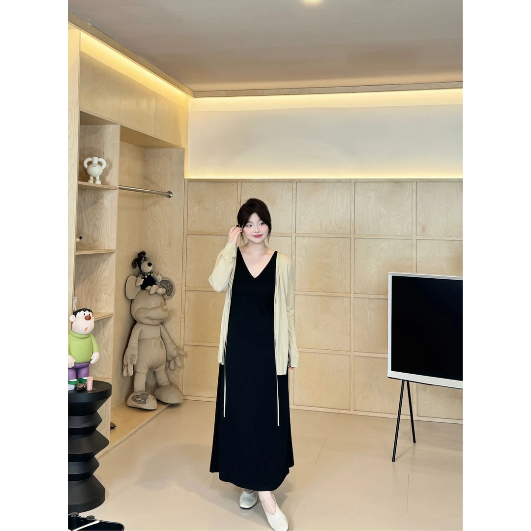 晶咕【氛围秘籍-背心裙】设计师款V领纯色背心慵懒显瘦连衣裙