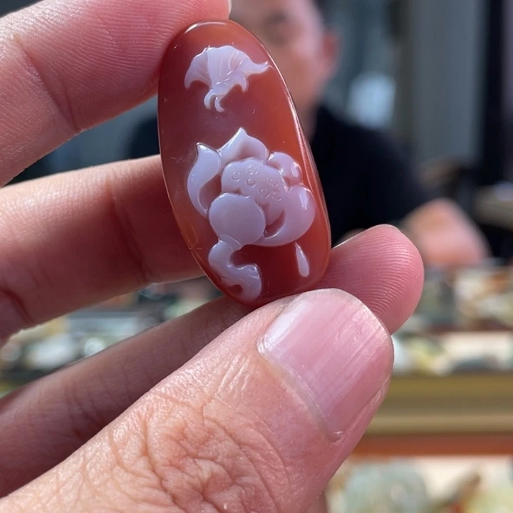 颈饰未镶嵌南红玛瑙