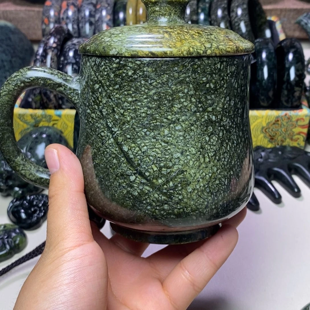 用***？蛇纹石玉未镶嵌颈饰