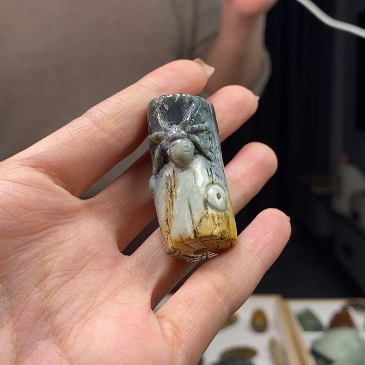 岫岩河磨玉（透闪石质玉）颈饰未镶嵌