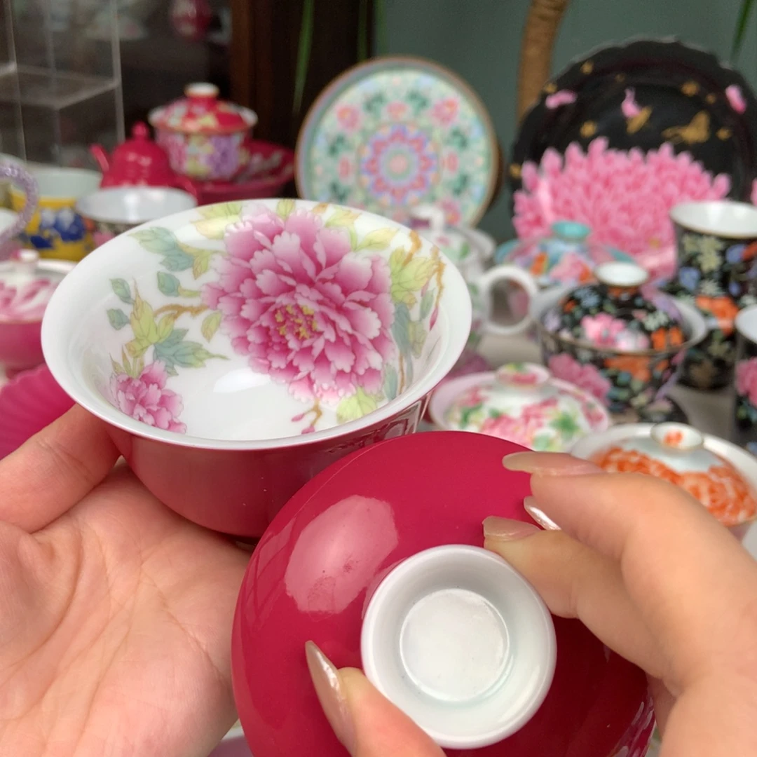 手绘内绘牡丹元宝盖碗