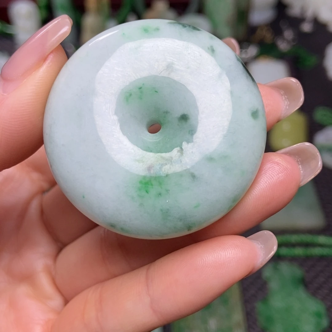 翡翠未镶嵌挂件清