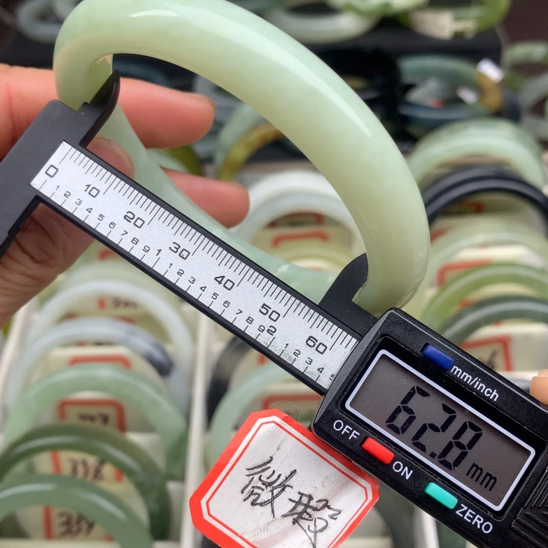 蛇纹石玉未镶嵌手镯346