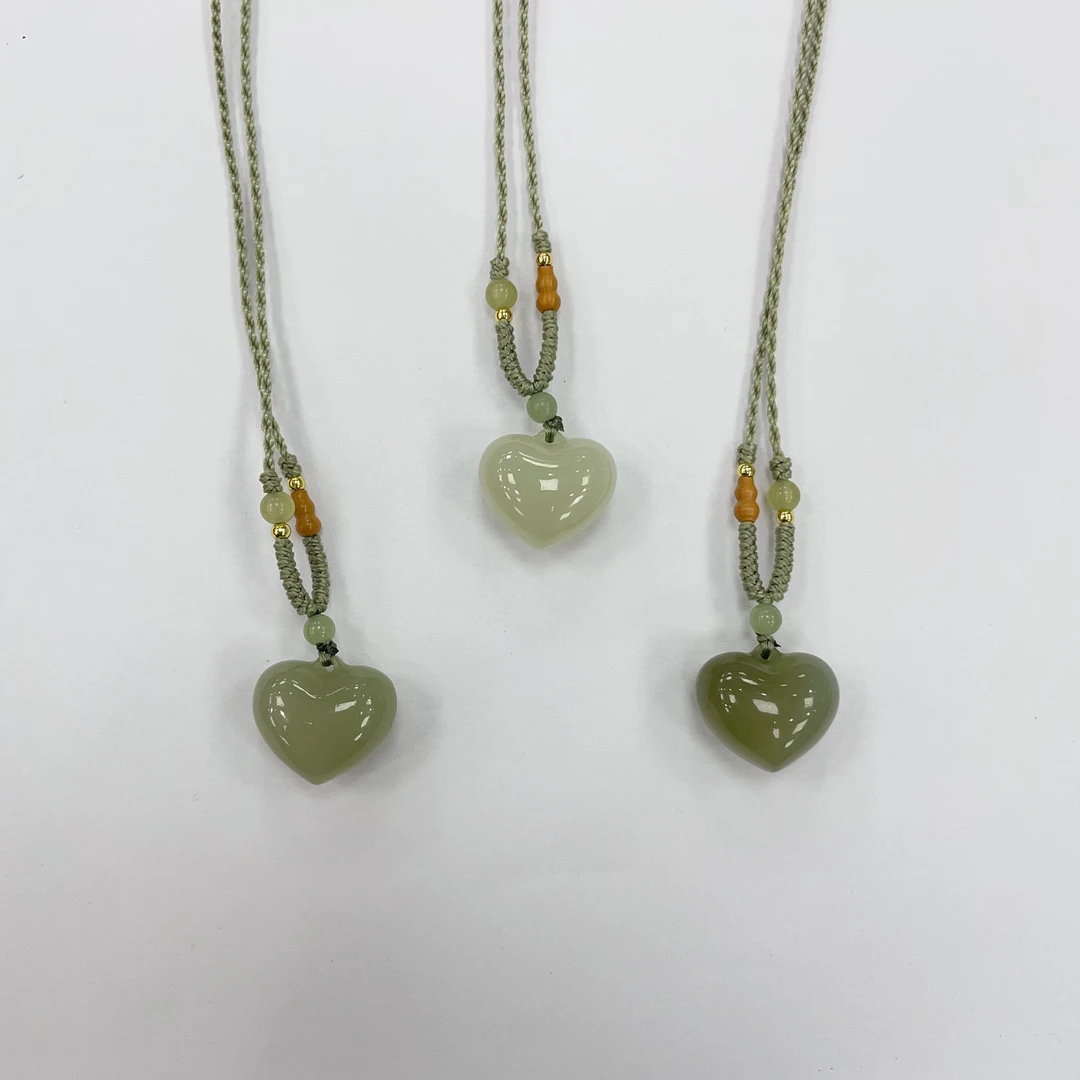 天然和田玉爱心吊坠多样性发其一颜色随机jrj01