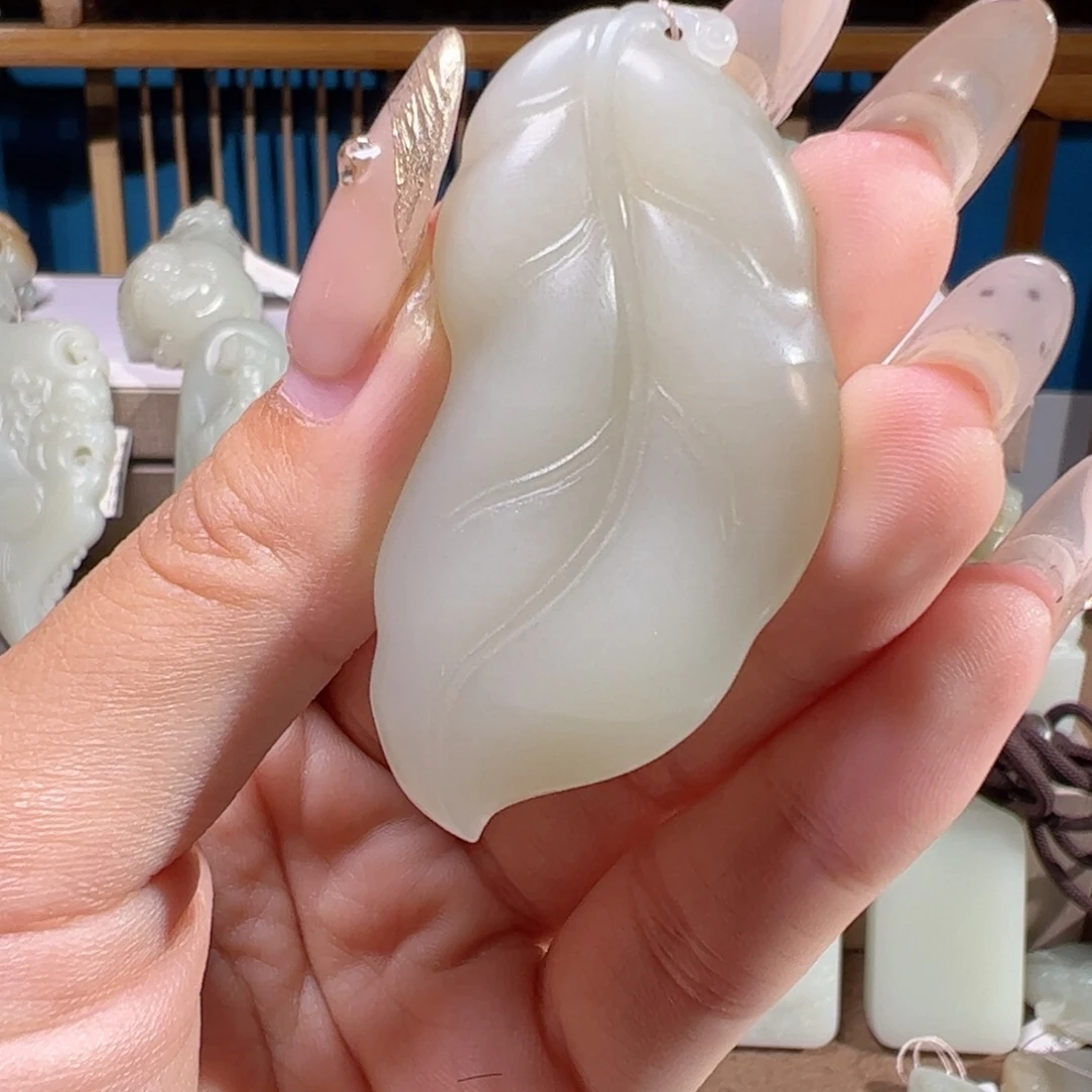 颈饰未镶嵌和田玉（糖玉）