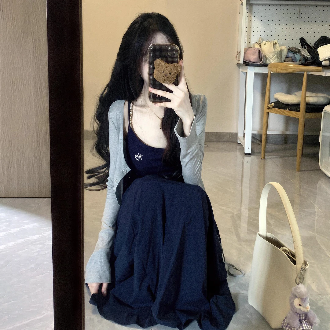法式蓝色吊带连衣裙子女秋季2025新款爆款海边度假风沙滩长裙套装