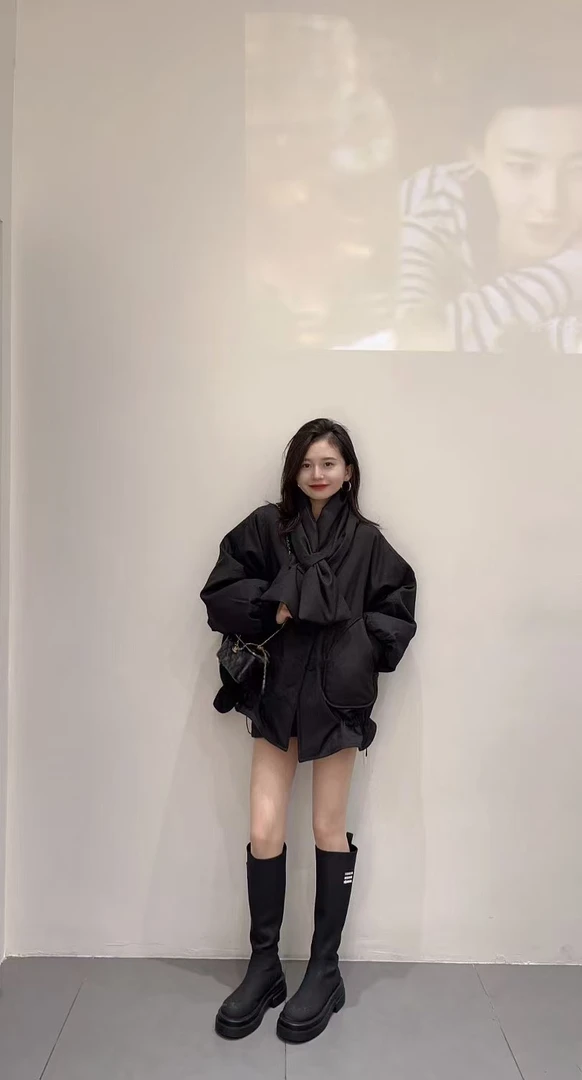 2025冬季新款韩系黑色围巾款高级感小个子保暖棉服外套时尚休闲