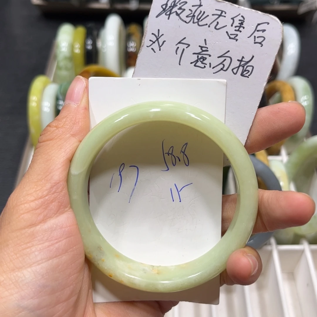 未镶嵌蛇纹石玉手镯