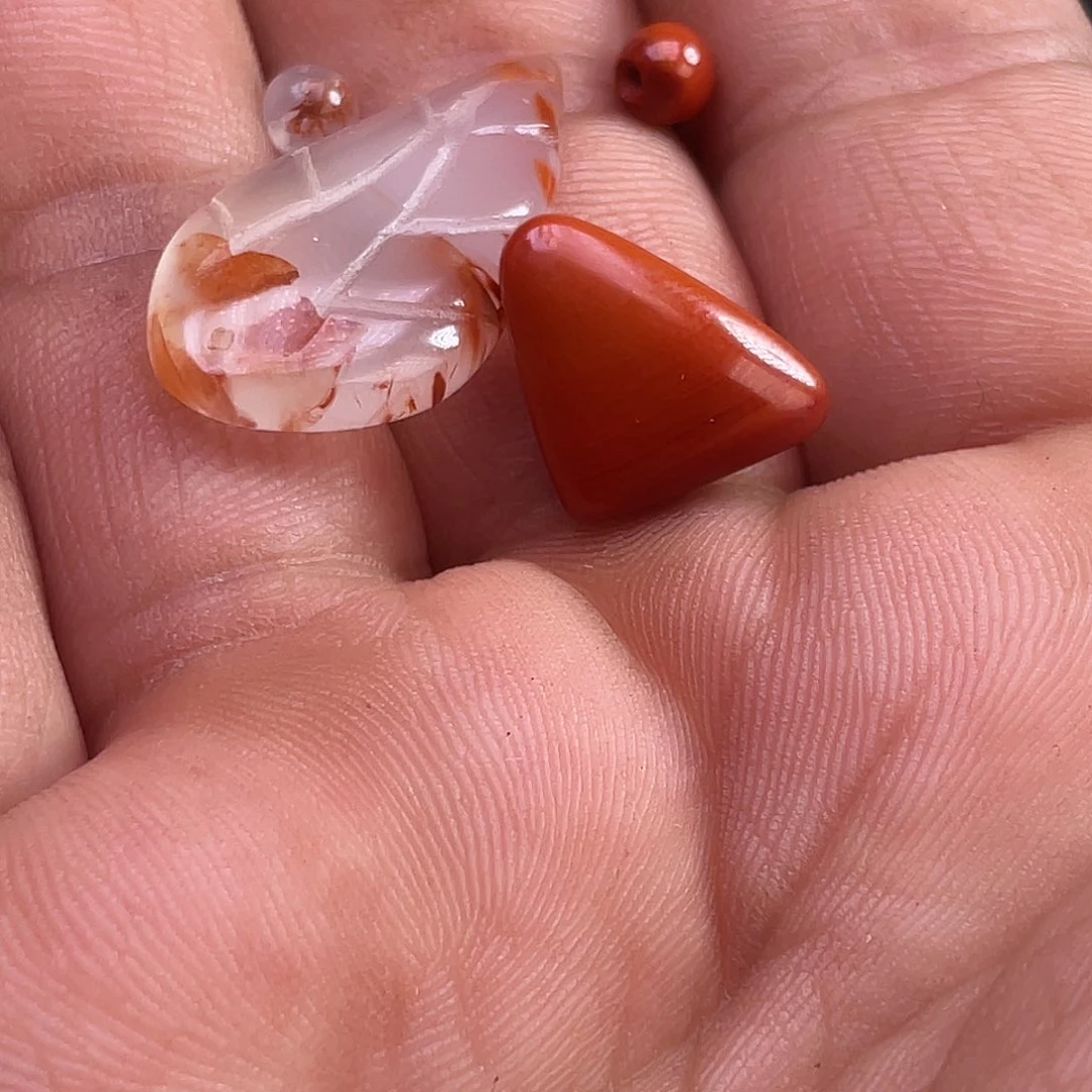 南红玛瑙珠子未镶嵌余*