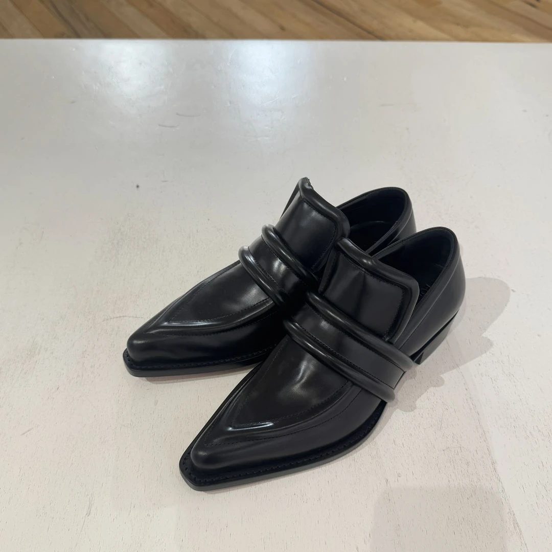 全新未使用 BOTTEGA VENETA/葆蝶家 女士尖头乐福鞋