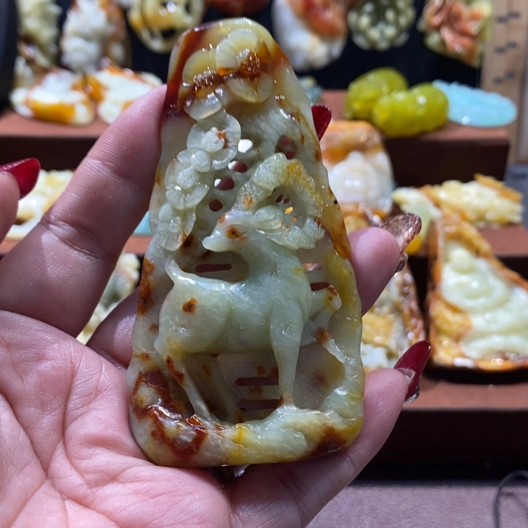 蛇纹石玉颈饰未镶嵌