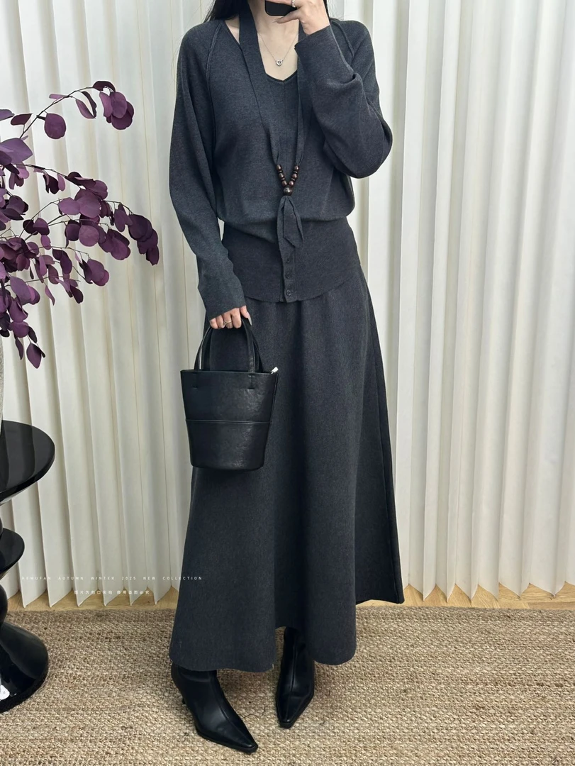 赫木梵极简串珠领巾V领显瘦针织上衣 D88（福福）