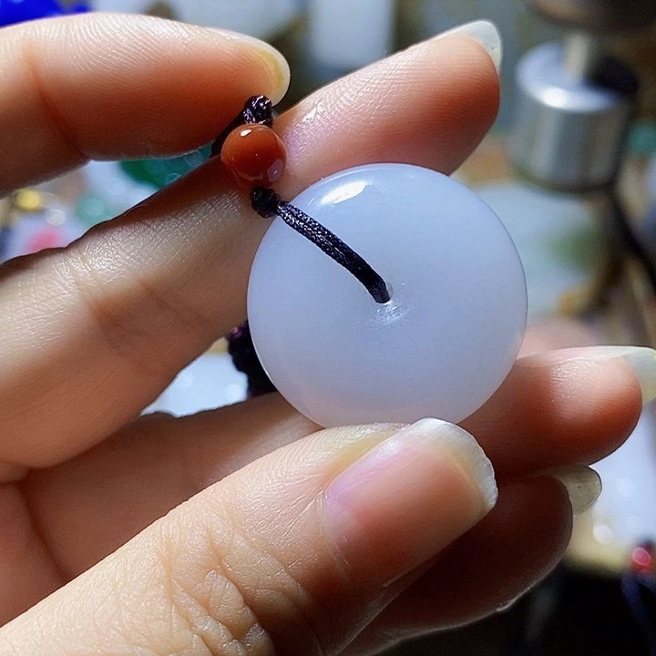 石英质玉未镶嵌颈饰