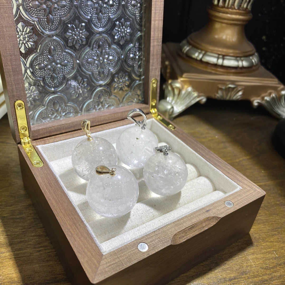 天然白幽灵白水晶球吊坠-多样性发其一D162