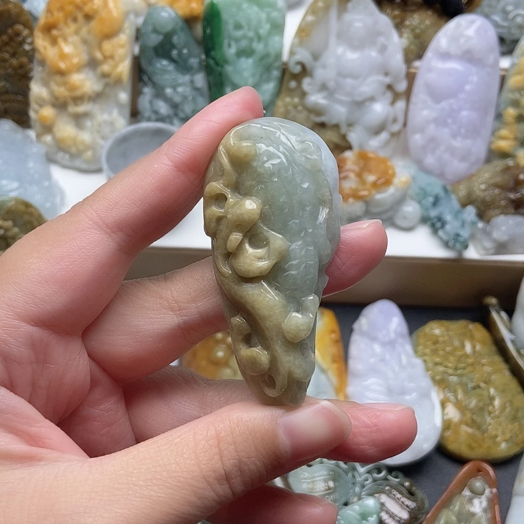 翡翠未镶嵌颈饰翡翠