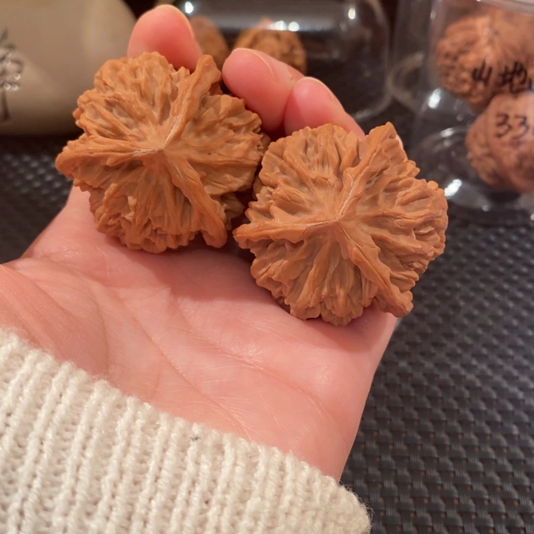有***文玩核桃吊坠45全品帝王正奔