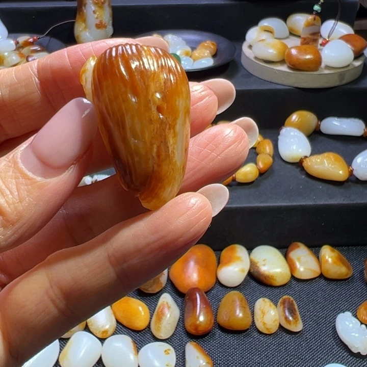 今***遥和田玉（白玉）未镶嵌颈饰