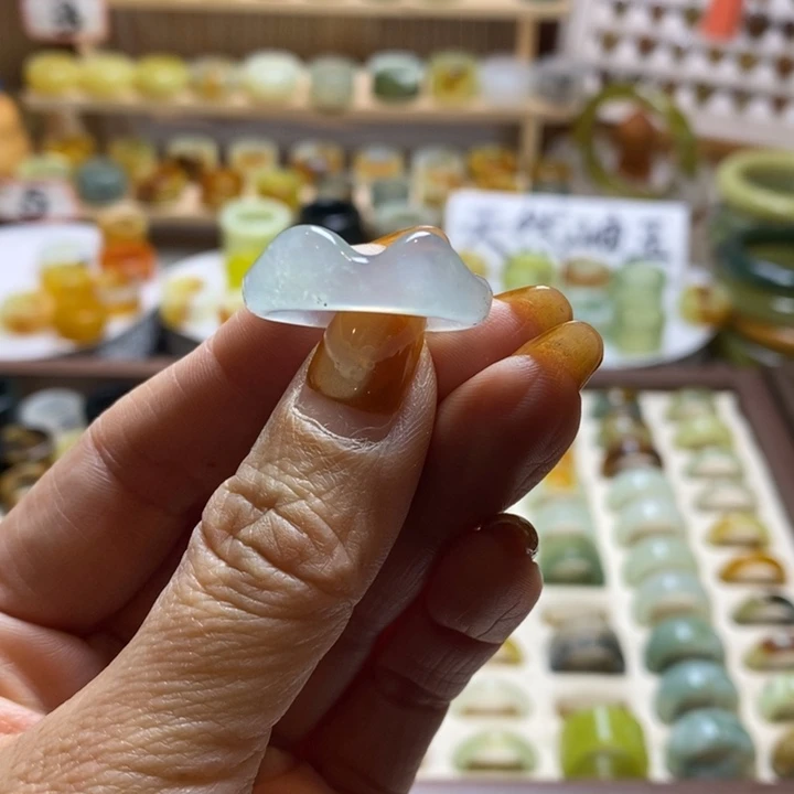 岫玉未镶嵌戒圈岫玉精品指环内径 16 到 19 随机发一个