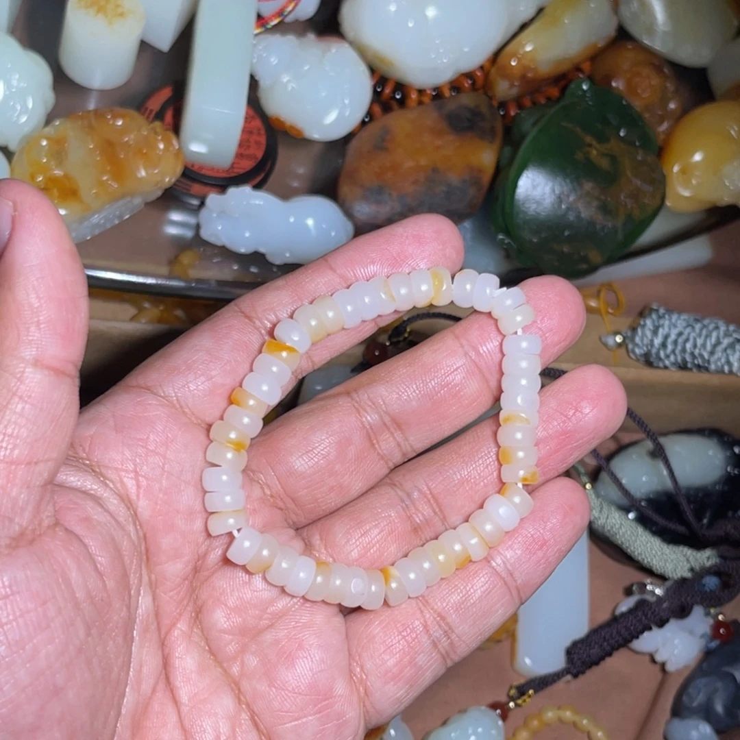 和田玉未镶嵌车挂