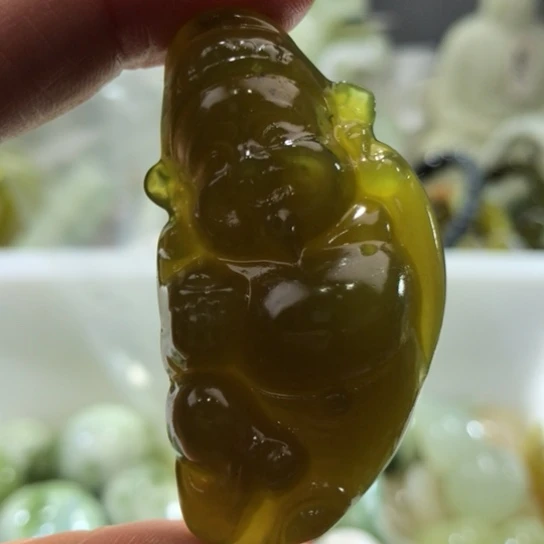 岫玉未镶嵌吊坠吊坠