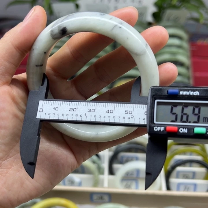 蛇纹石玉未镶嵌手镯54