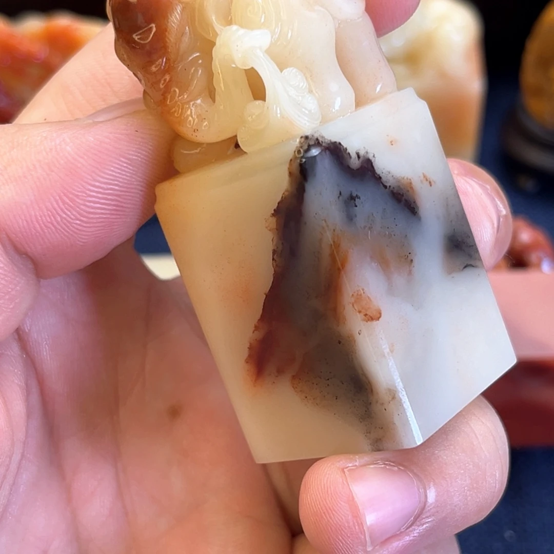 抱***轩寿山石印石寿山石