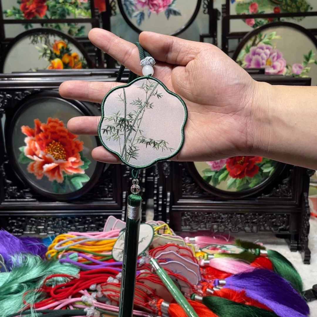 刺绣非遗传承摆件