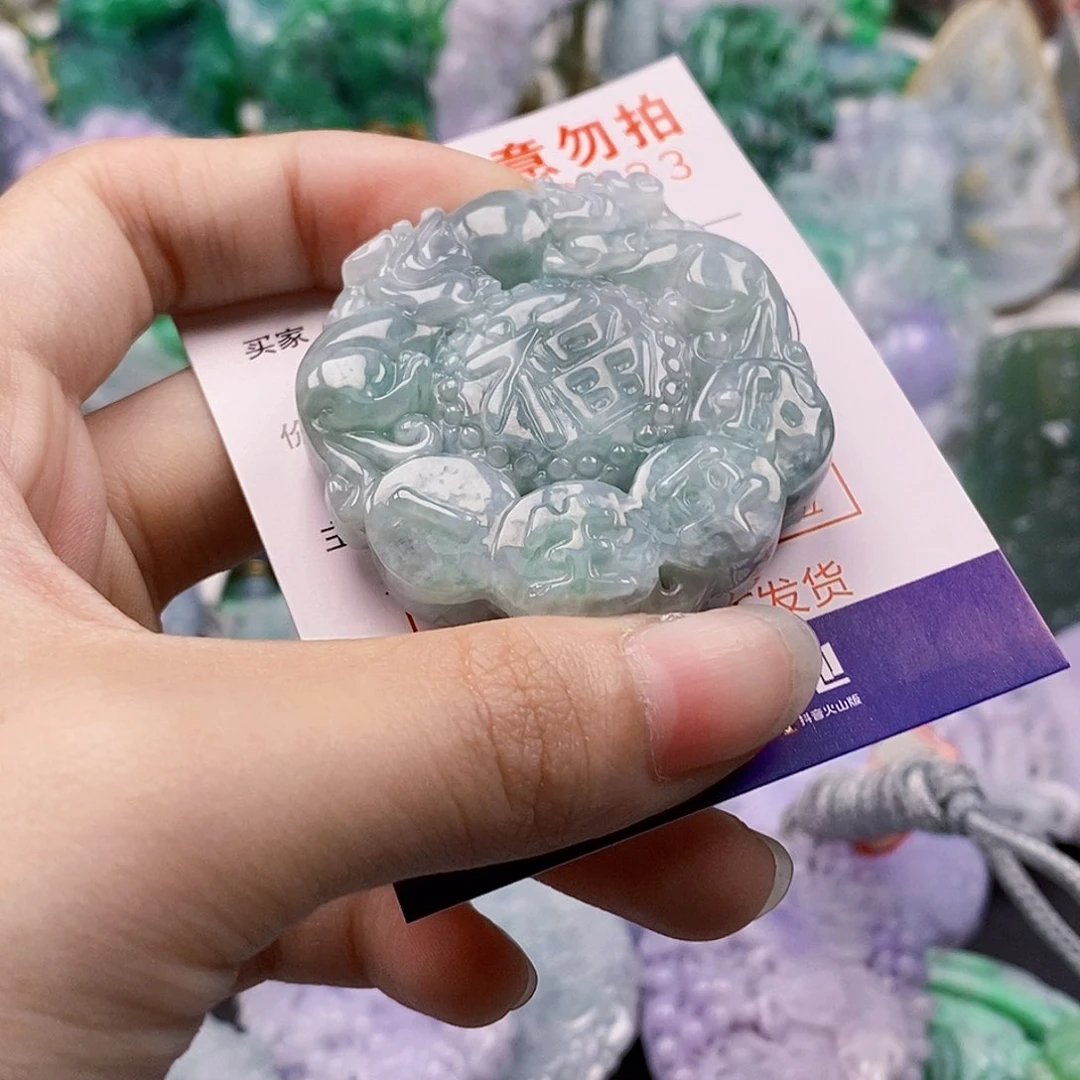 吊坠(不含链)未镶嵌翡翠